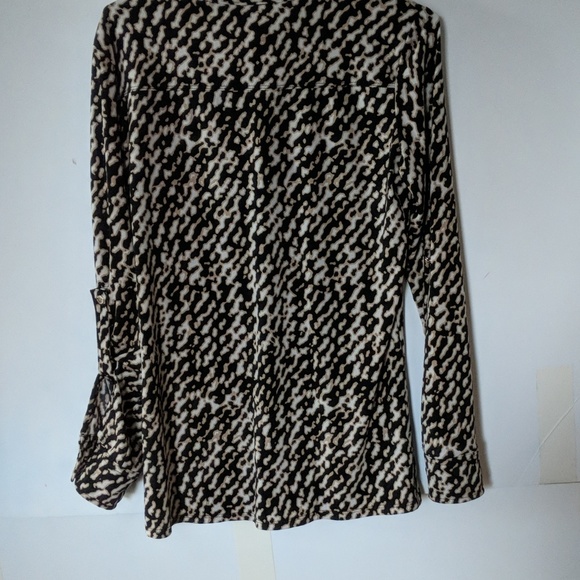 Dana Buchman long sleeved button down blouse - Picture 10 of 11